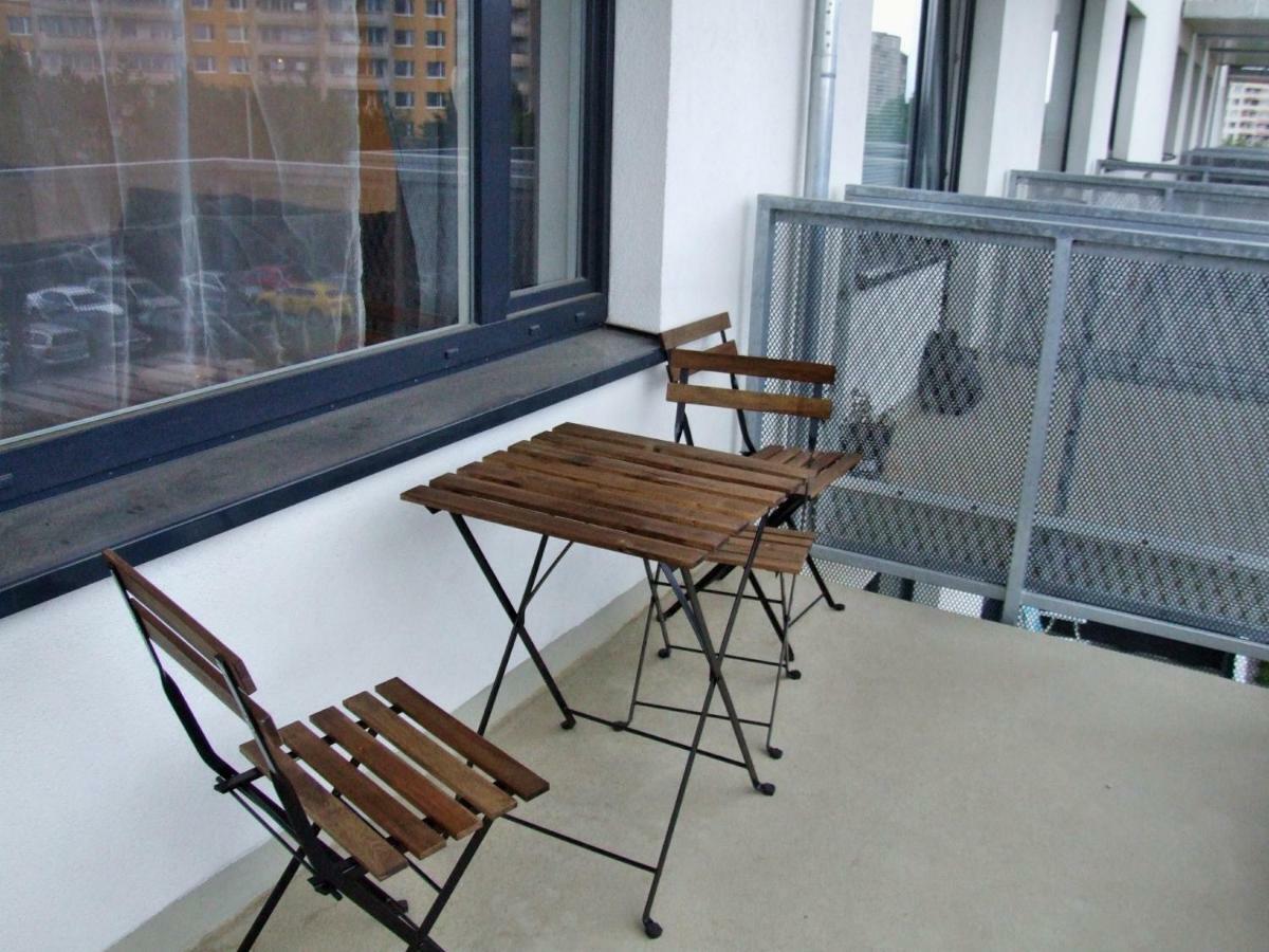 Triangl Appartement Praag Buitenkant foto