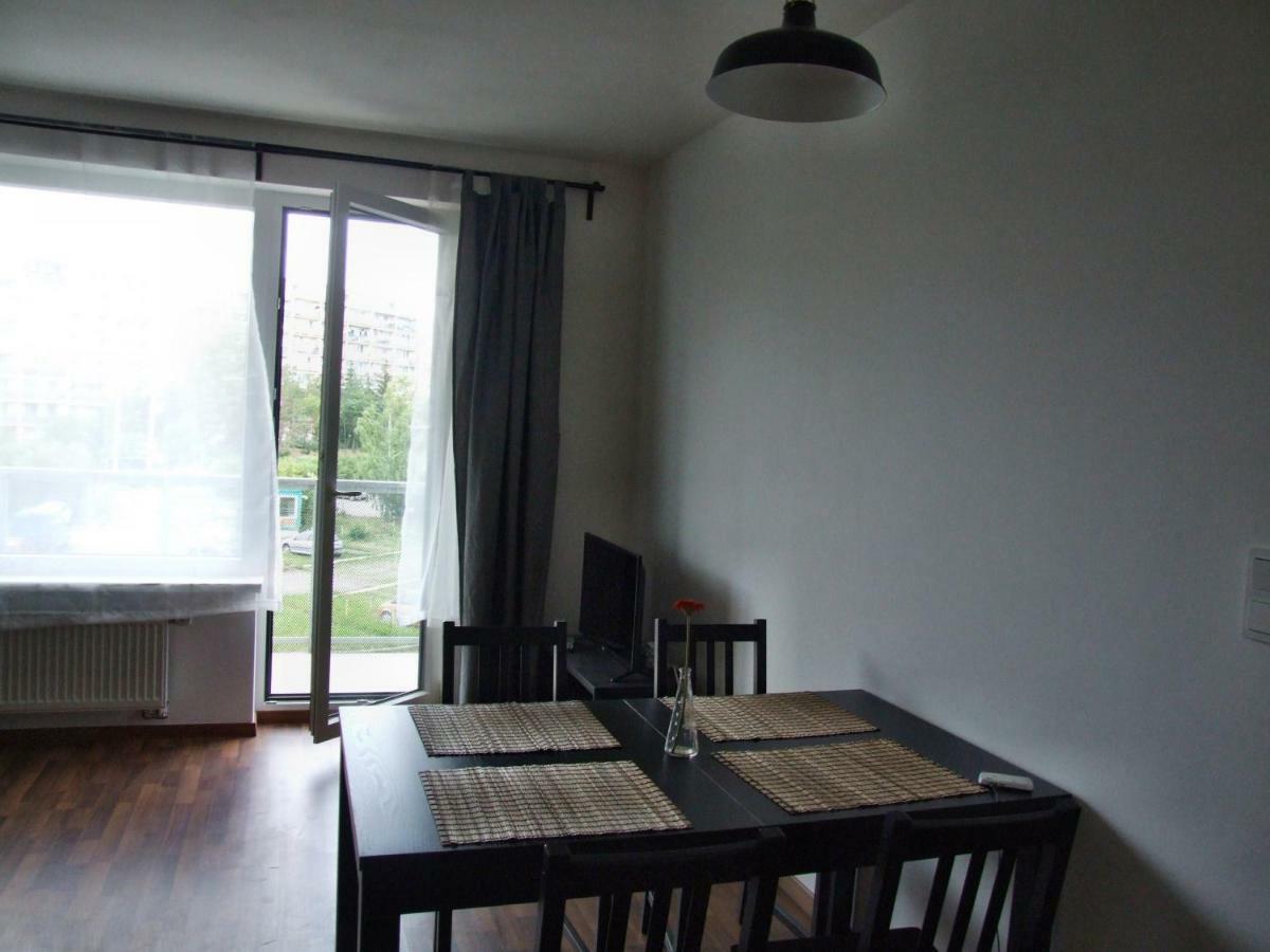 Triangl Appartement Praag Buitenkant foto