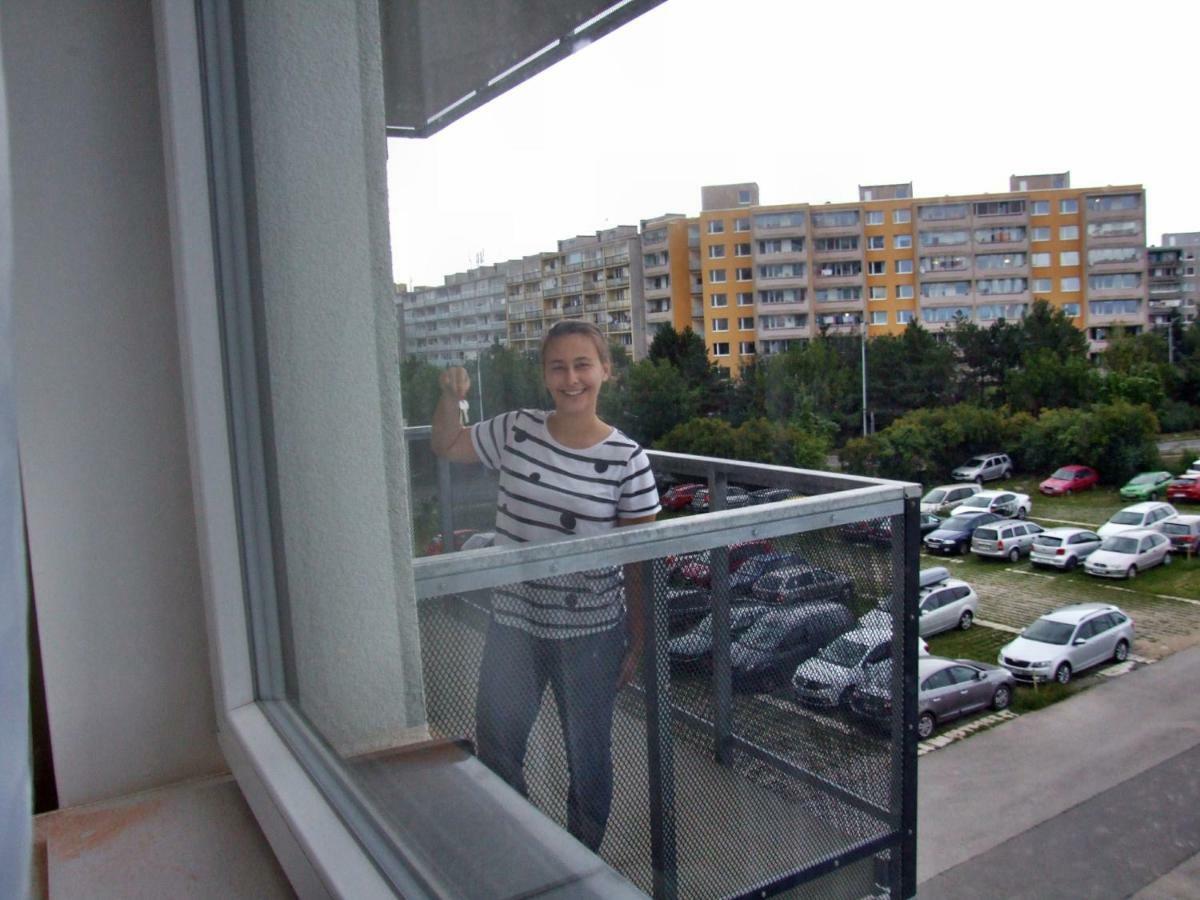 Triangl Appartement Praag Buitenkant foto