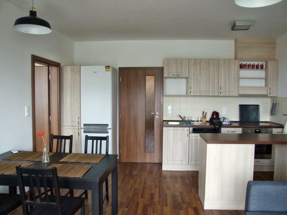 Triangl Appartement Praag Buitenkant foto